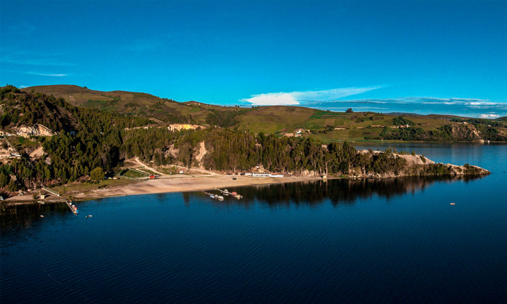 acampar en la laguna de tota