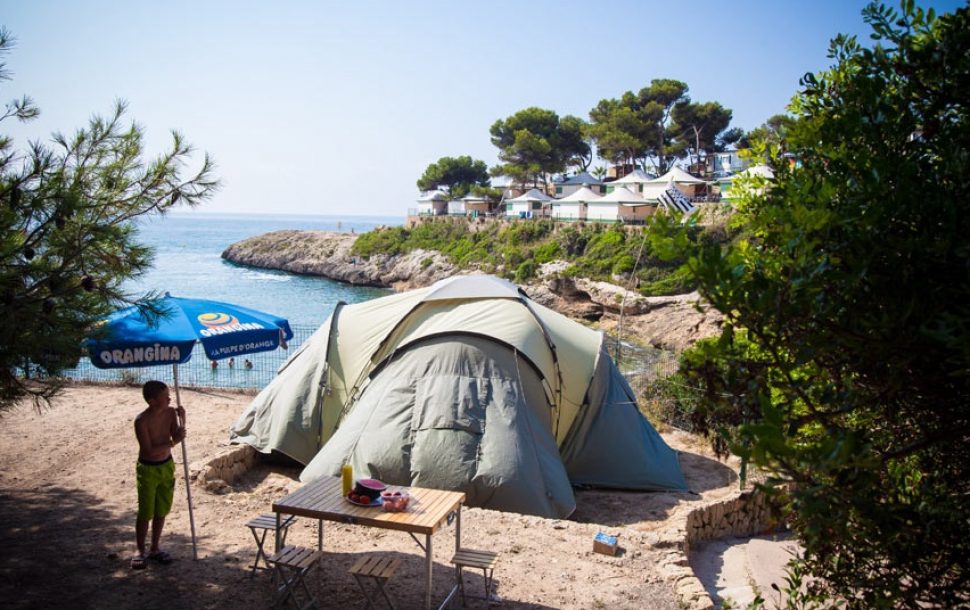 como acampar en la playa